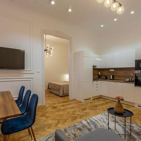 Glamorous Modern Apartment In The Hearth Of Budapešť Exteriér fotografie