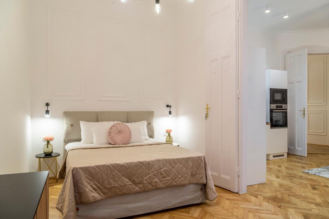 Glamorous Modern Apartment In The Hearth Of Budapešť Exteriér fotografie