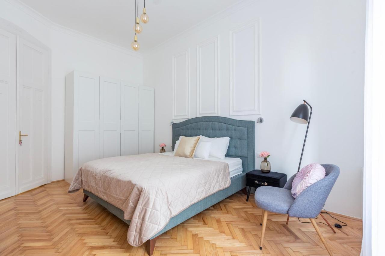 Glamorous Modern Apartment In The Hearth Of Budapešť Exteriér fotografie