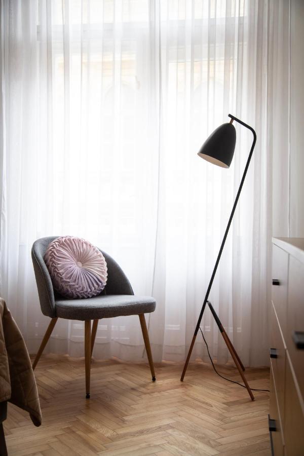 Glamorous Modern Apartment In The Hearth Of Budapešť Exteriér fotografie